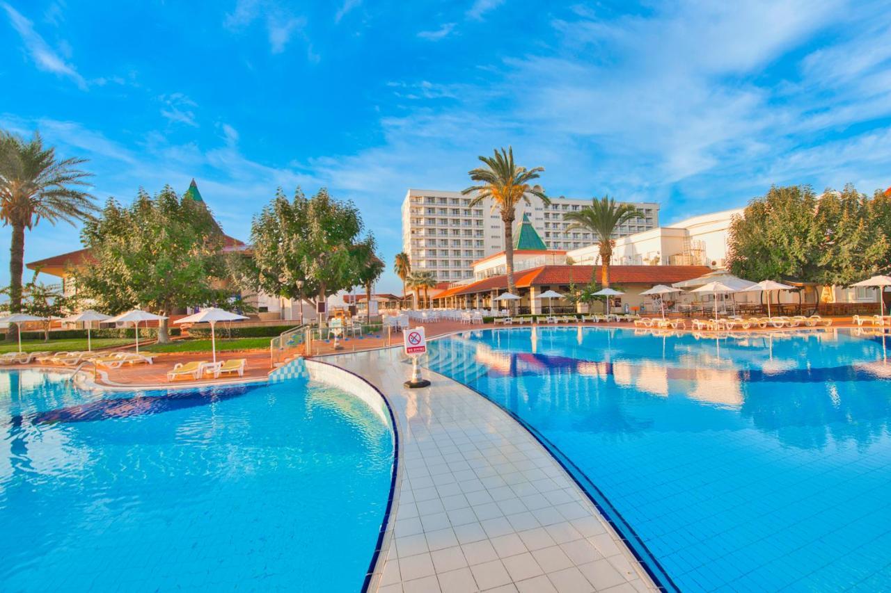 Salamis Bay Conti Hotel Resort&SPA&Casino Famagusta  Esterno foto The resort's main pool