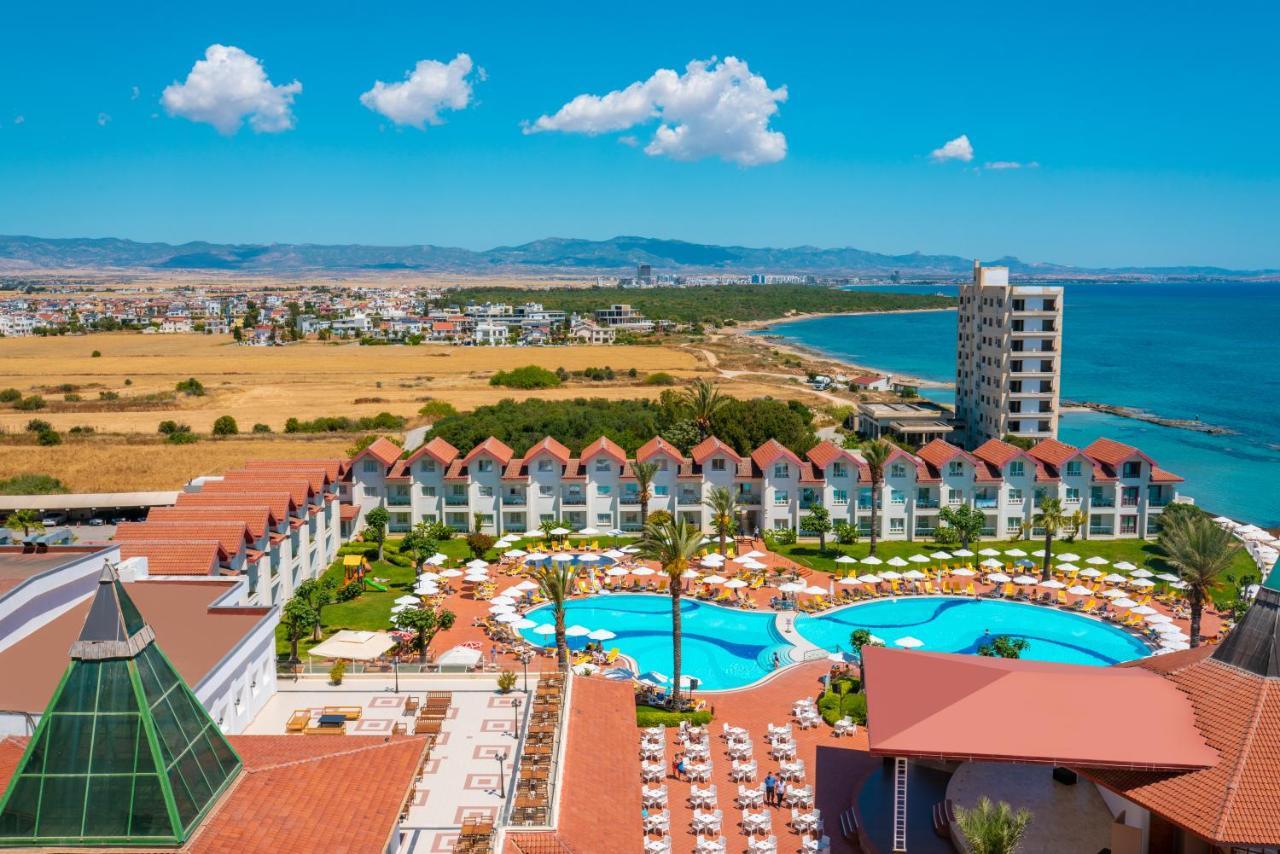 Salamis Bay Conti Hotel Resort&SPA&Casino Famagusta  Esterno foto A view of the hotel