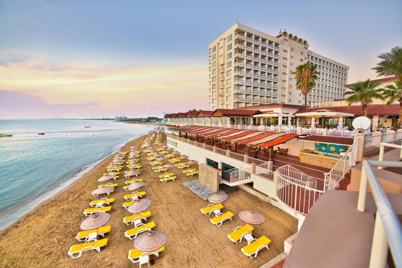 Salamis Bay Conti Hotel Resort&SPA&Casino Famagusta  Esterno foto The hotel's beach