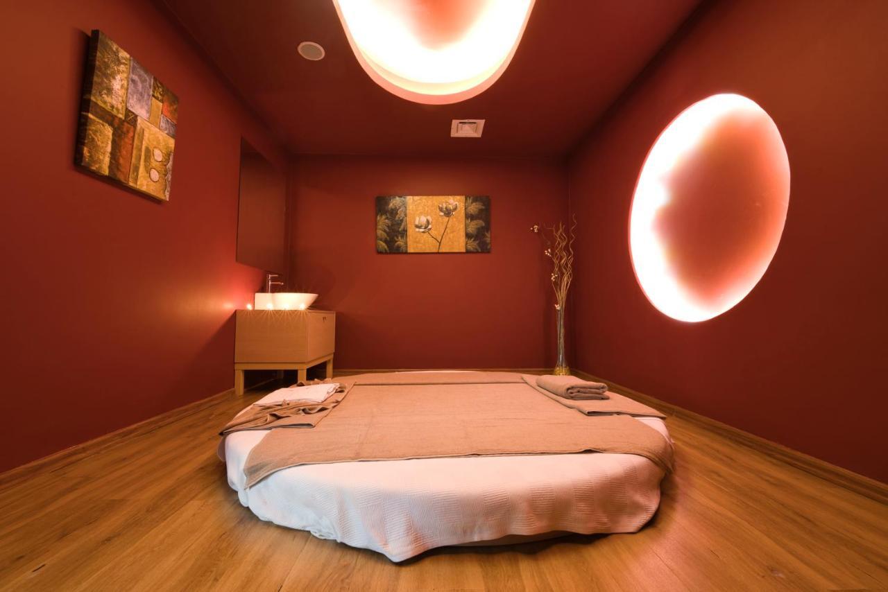 Salamis Bay Conti Hotel Resort&SPA&Casino Famagusta  Esterno foto A massage room at a spa