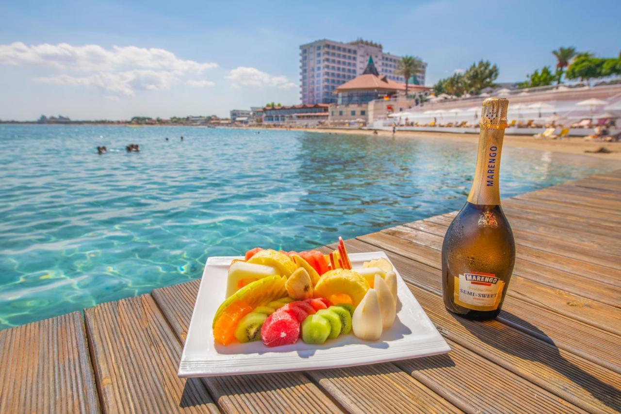Salamis Bay Conti Hotel Resort&SPA&Casino Famagusta  Esterno foto A bottle of Milaneza sparkling wine